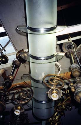  Lustres en fer forgé.